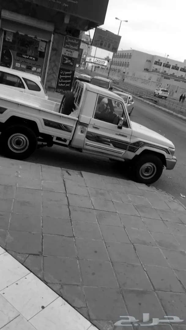للبيع جيب شاص ابيض . (image 2)