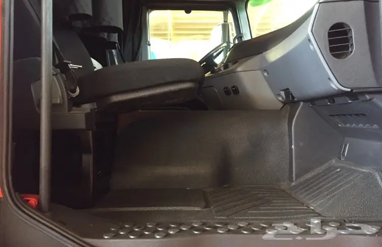 للبيع اكتروس 1841 موديل 2009 بطاقه جمركيه جده (image 11)