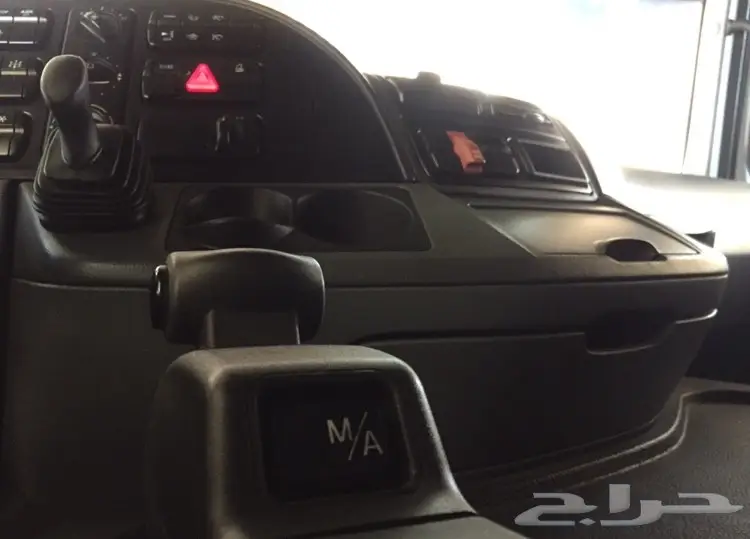 للبيع اكتروس 1841 موديل 2009 بطاقه جمركيه جده (image 20)