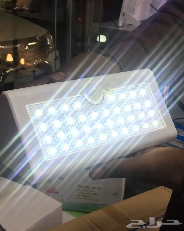 للبيع إضاءه ( لمبة ) تشتغل عالطاقة ممتازة 