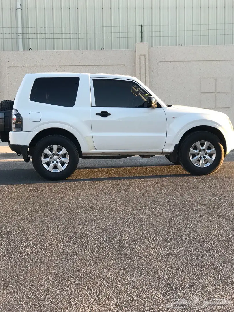 للبيع باجيرو باب واحد 2014 (image 3)