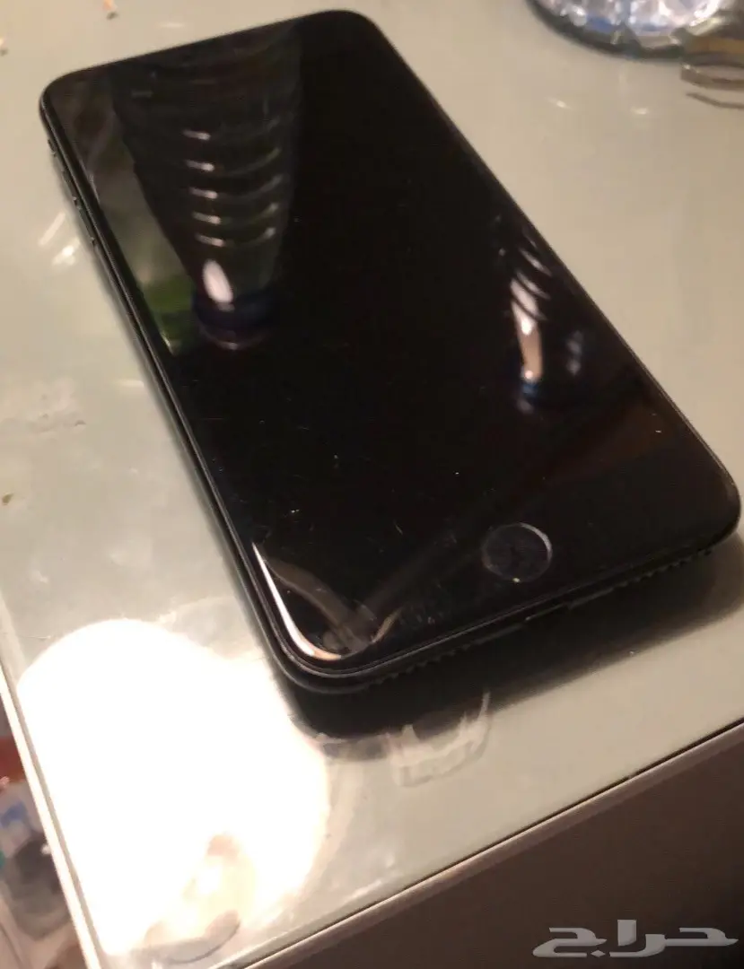 ايفون 7 بلس اسود لماع 128 قيقا حاسبات