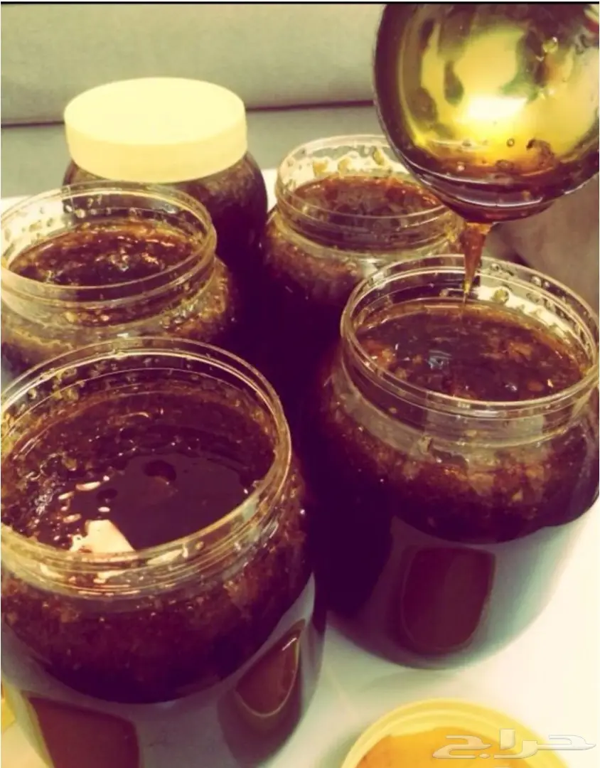 عسل سدر جنوبي مع شمع خفيف . جده .