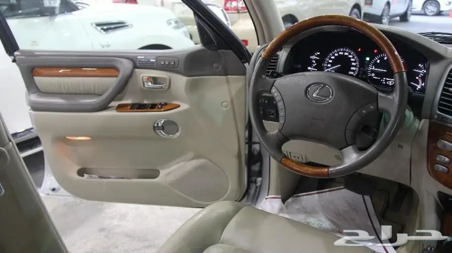 لكزس LX470 2007 - حالة ممتازة! (أبيض) (image 13)