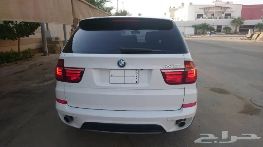 للبيع سيارة  ام دبليو BMW X5 ابيض موديل 2013 (image 3)