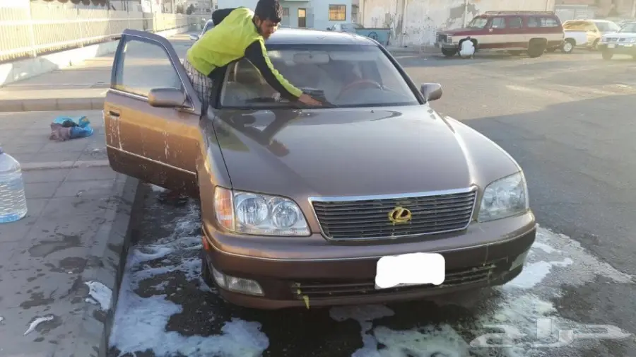 لكزس LS 400 (image 2)