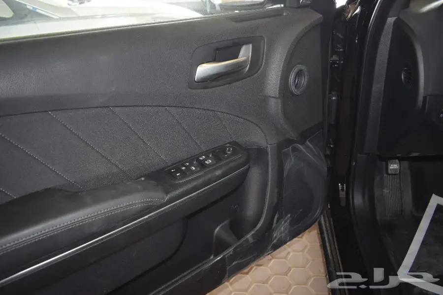  دودج تشارجر SXT 2 - فتحه شاشه - 2018 - سعوي (image 12)