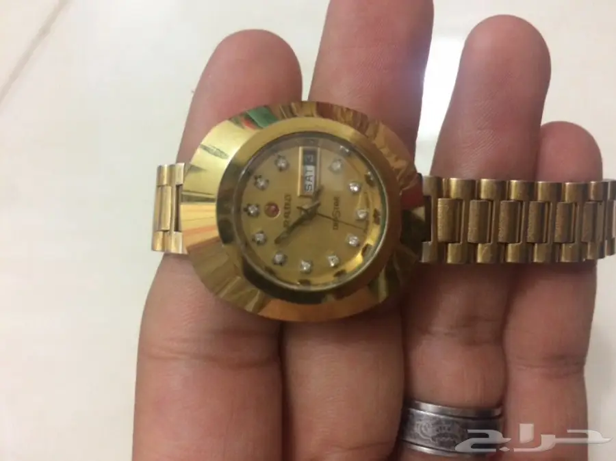 ساعه RADO نسائي