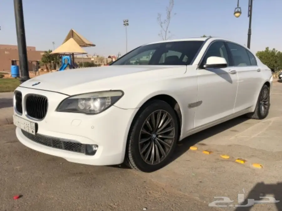 Bmw 740 موديل 2009 (image 2)