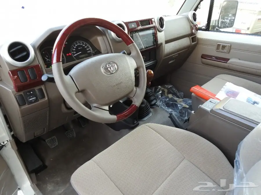 تويوتا ربع سلق بريمي ونش موديل 2018  (image 13)