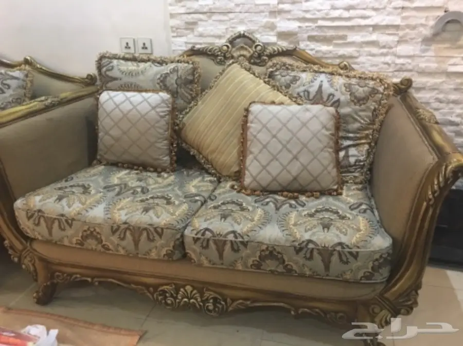 كنب كلاسيكي فاخر 