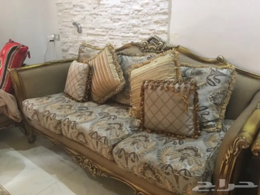 كنب كلاسيكي فاخر  (image 1)