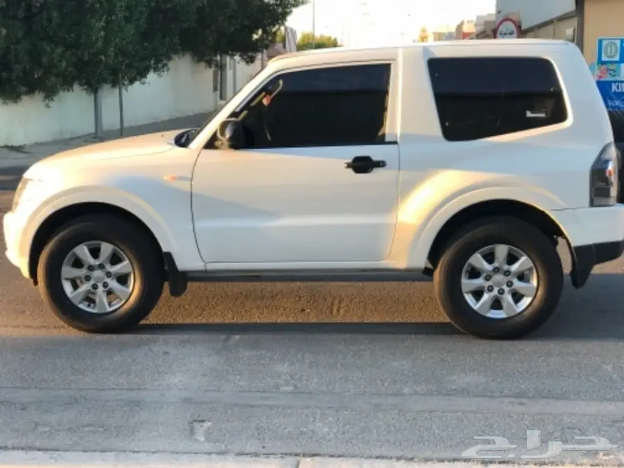 للبيع باجيرو باب واحد 2014 (image 5)