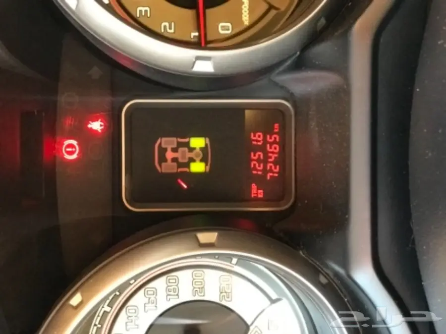 للبيع باجيرو باب واحد 2014 (image 8)