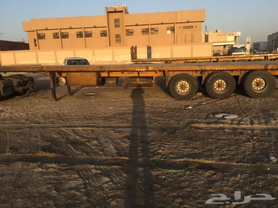 للبيع سطحة ثلاثة محاور موديل 2012 (image 3)