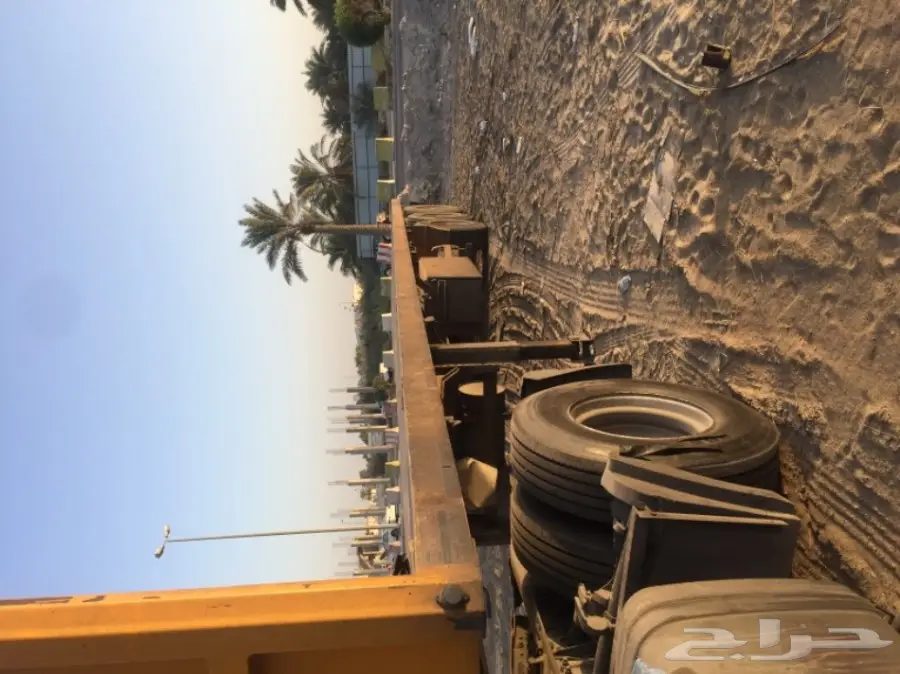 للبيع سطحة ثلاثة محاور موديل 2012 (image 4)