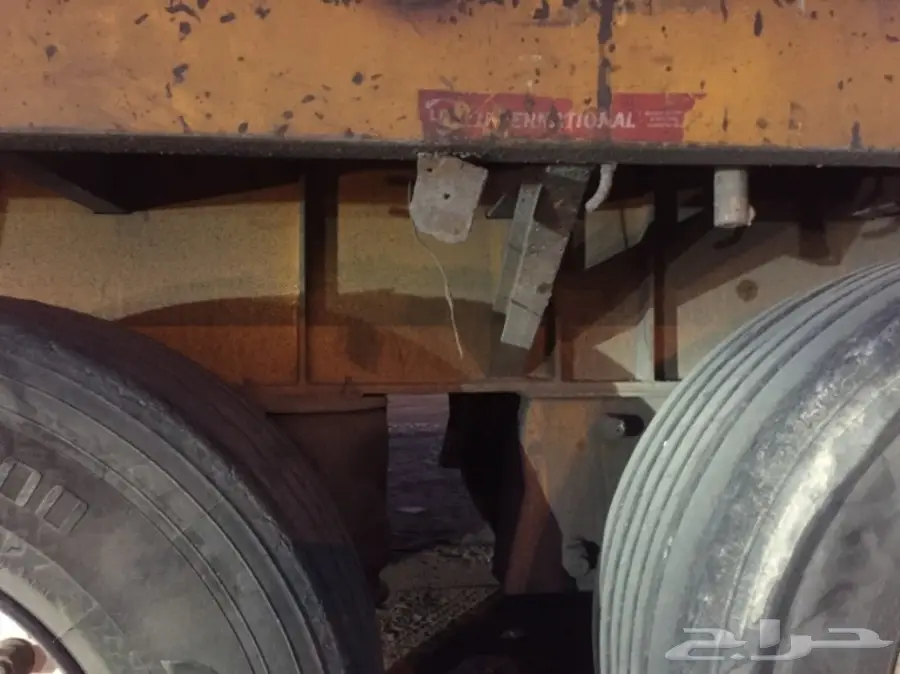 للبيع سطحة ثلاثة محاور موديل 2012 (image 5)