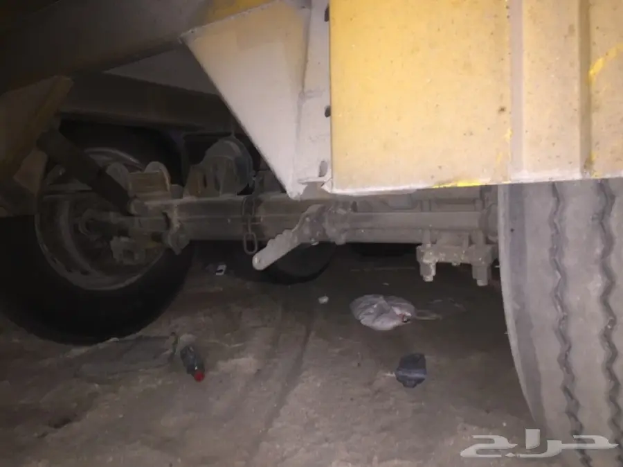 للبيع سطحة ثلاثة محاور موديل 2012 (image 8)