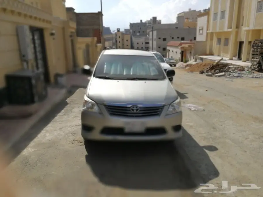 انوفا 2013 للبيع 