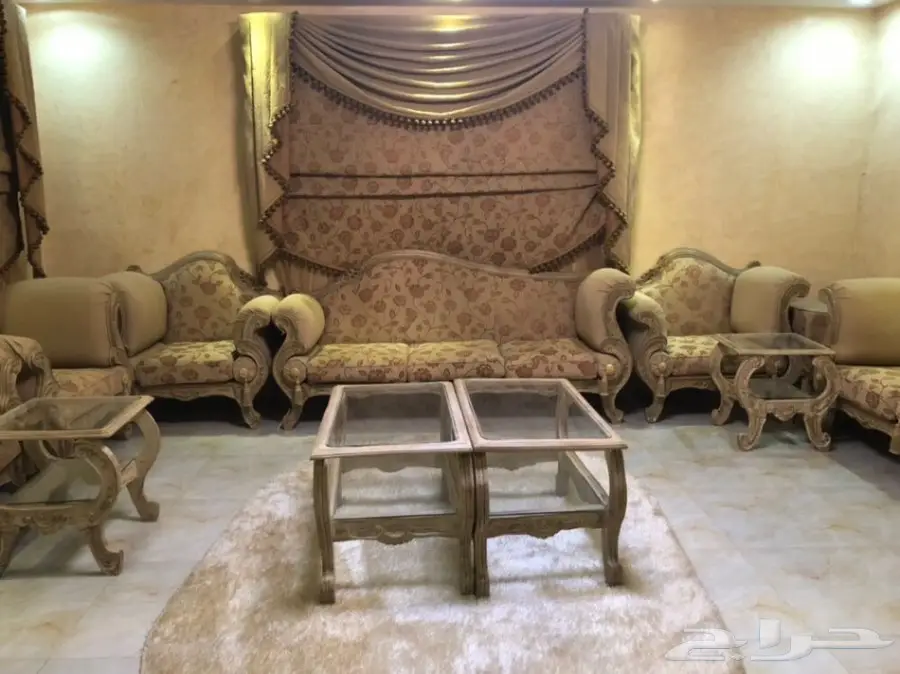 كنب بحالة ممتازه  (image 1)