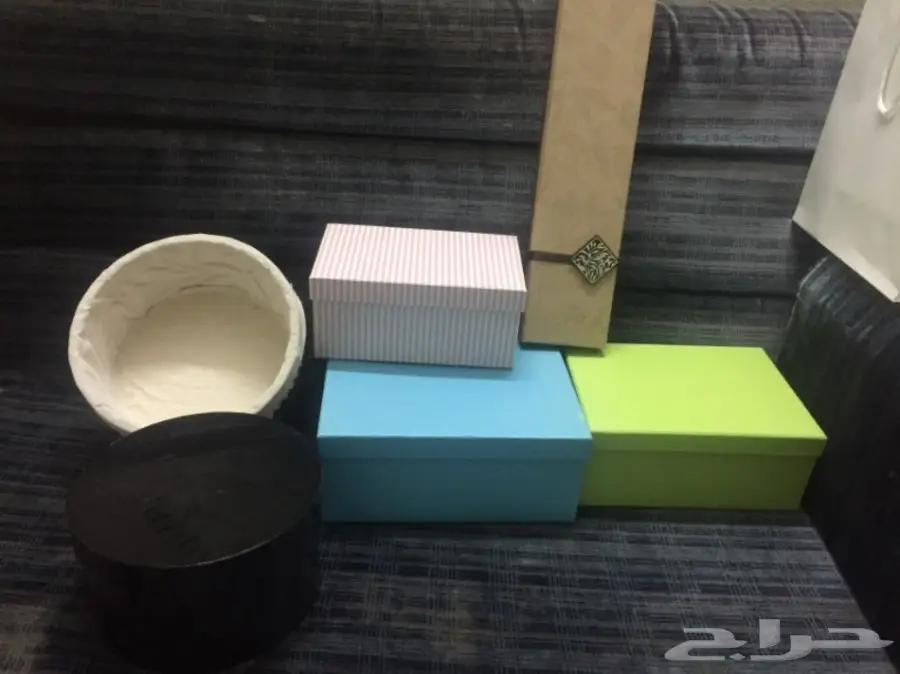علب هدايا وصناديق