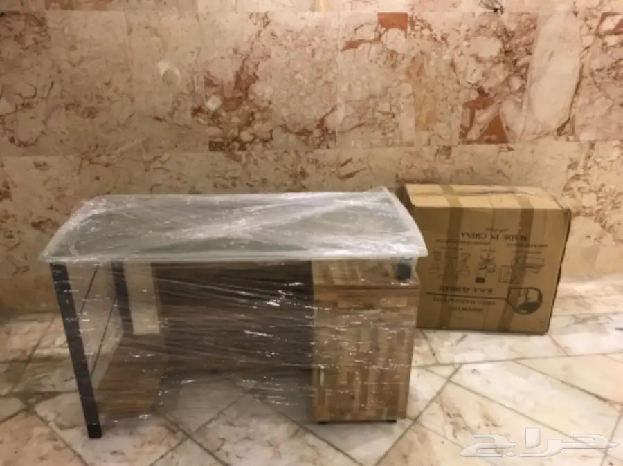 مكتب وكرسي دوار للبيع جديد 