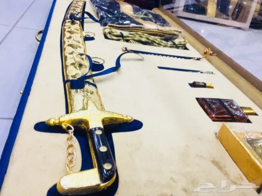 طقم هدية يجمل وبسعر أجمل الكميه محدودة شاهد