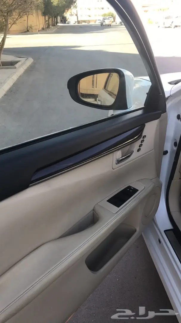 للبيع لكزس ES350 لؤلؤي 2013 تم وضع الحد (image 8)