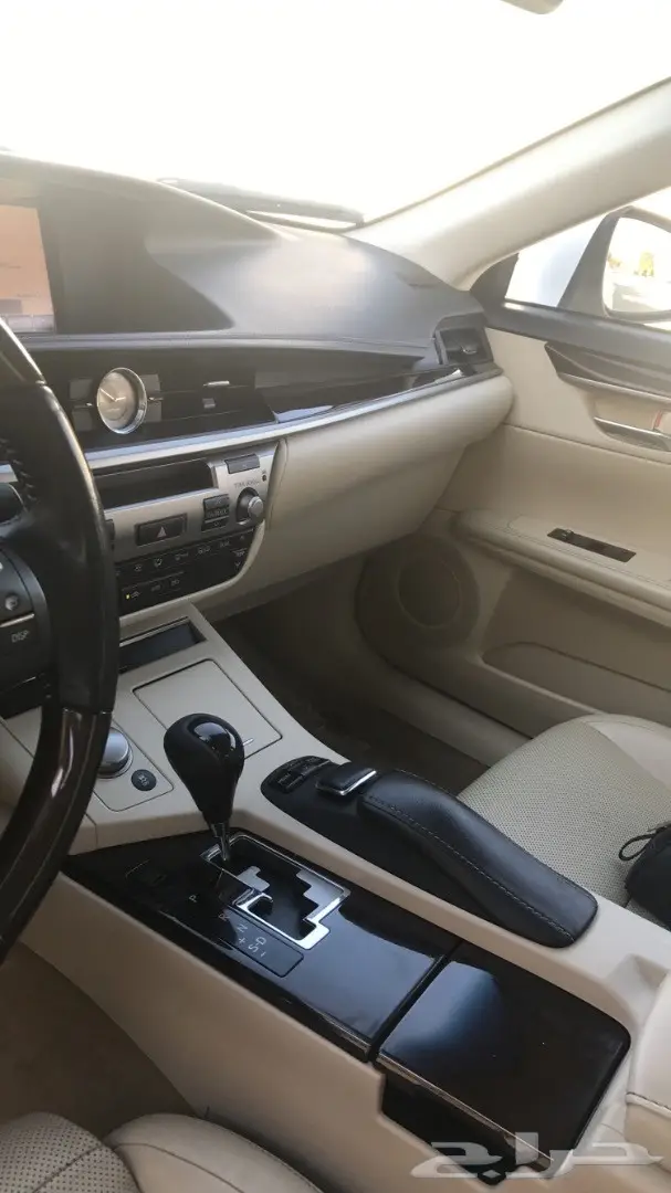 للبيع لكزس ES350 لؤلؤي 2013 تم وضع الحد (image 31)