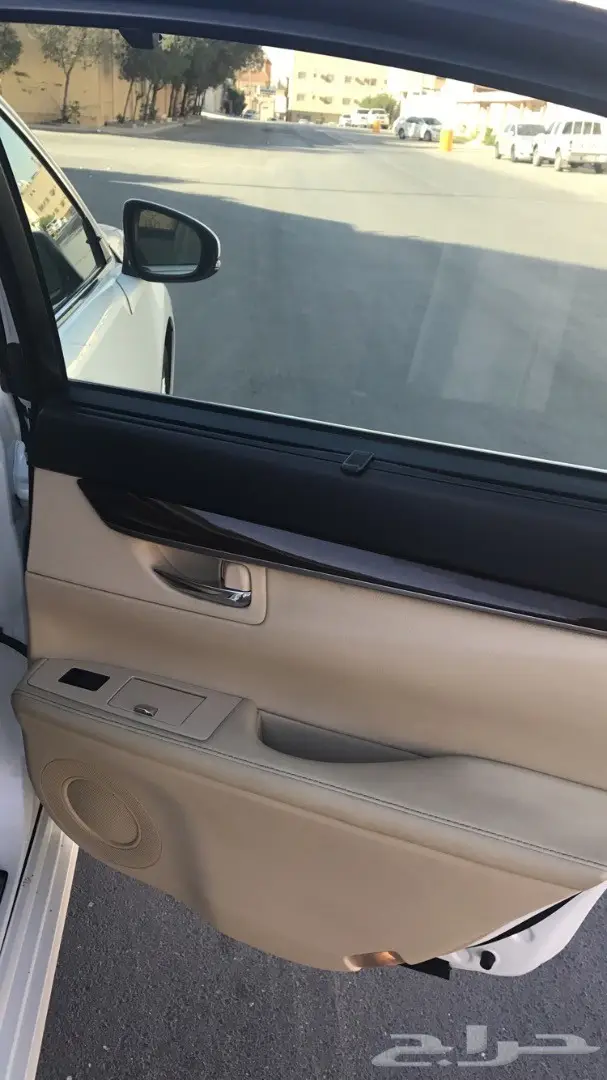 للبيع لكزس ES350 لؤلؤي 2013 تم وضع الحد (image 39)