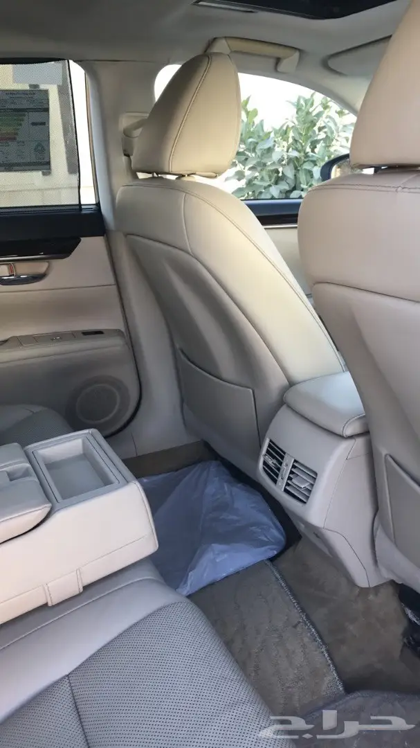 للبيع لكزس ES350 لؤلؤي 2013 تم وضع الحد (image 44)