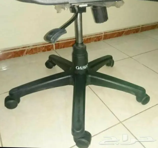 كرسي مكتبي دوار صناعة ماليزي.. مستعمل للبيع  (image 6)