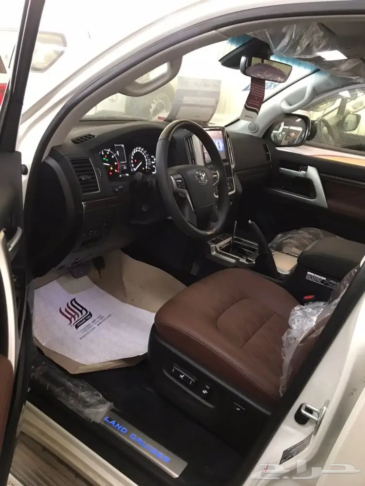 لاند كروزر-VXS -فى اكس اس-2018 - 8 سلندر 5.7 (image 11)