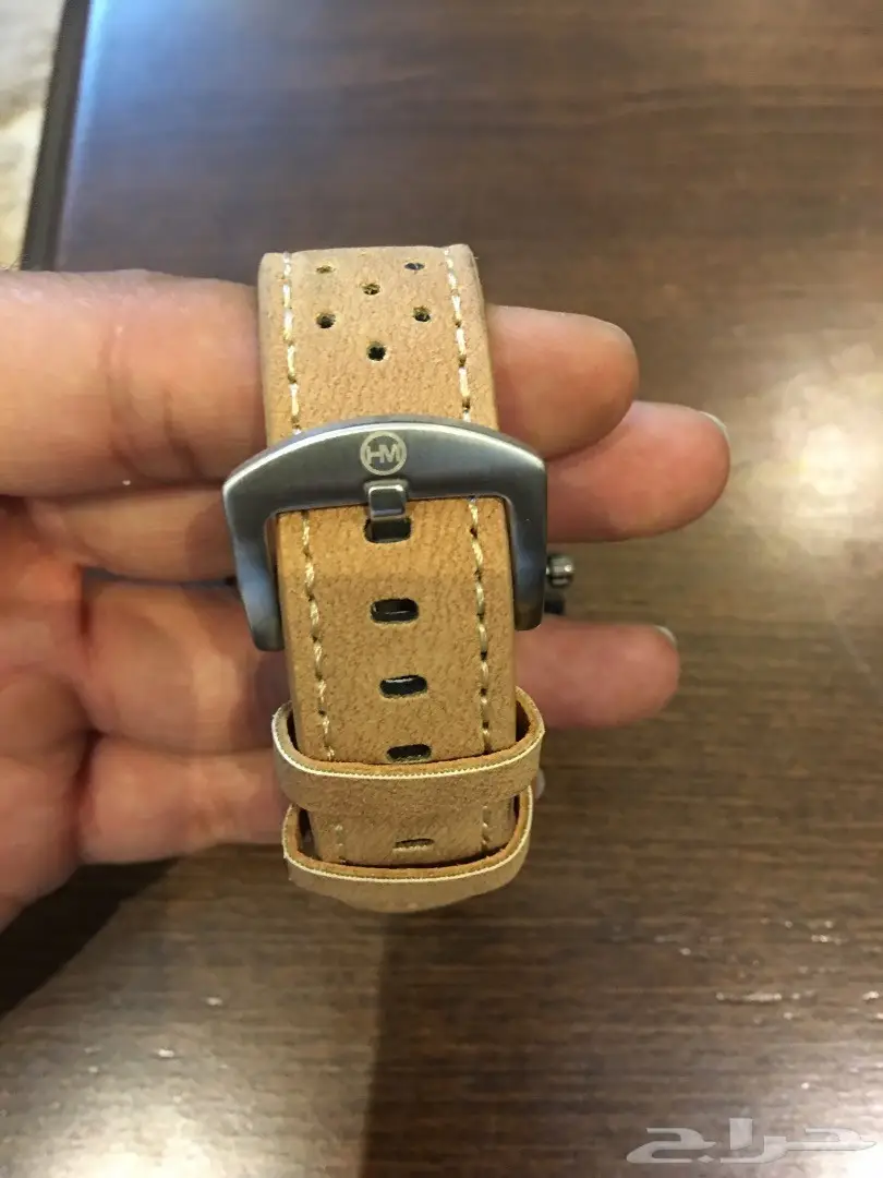 مزاد على ساعة HANNAH MARTIN أنيقة (image 1)