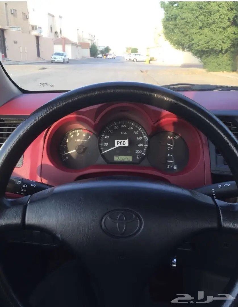 للبيع هايلوكس 2015 ماشي 20 الف (image 1)