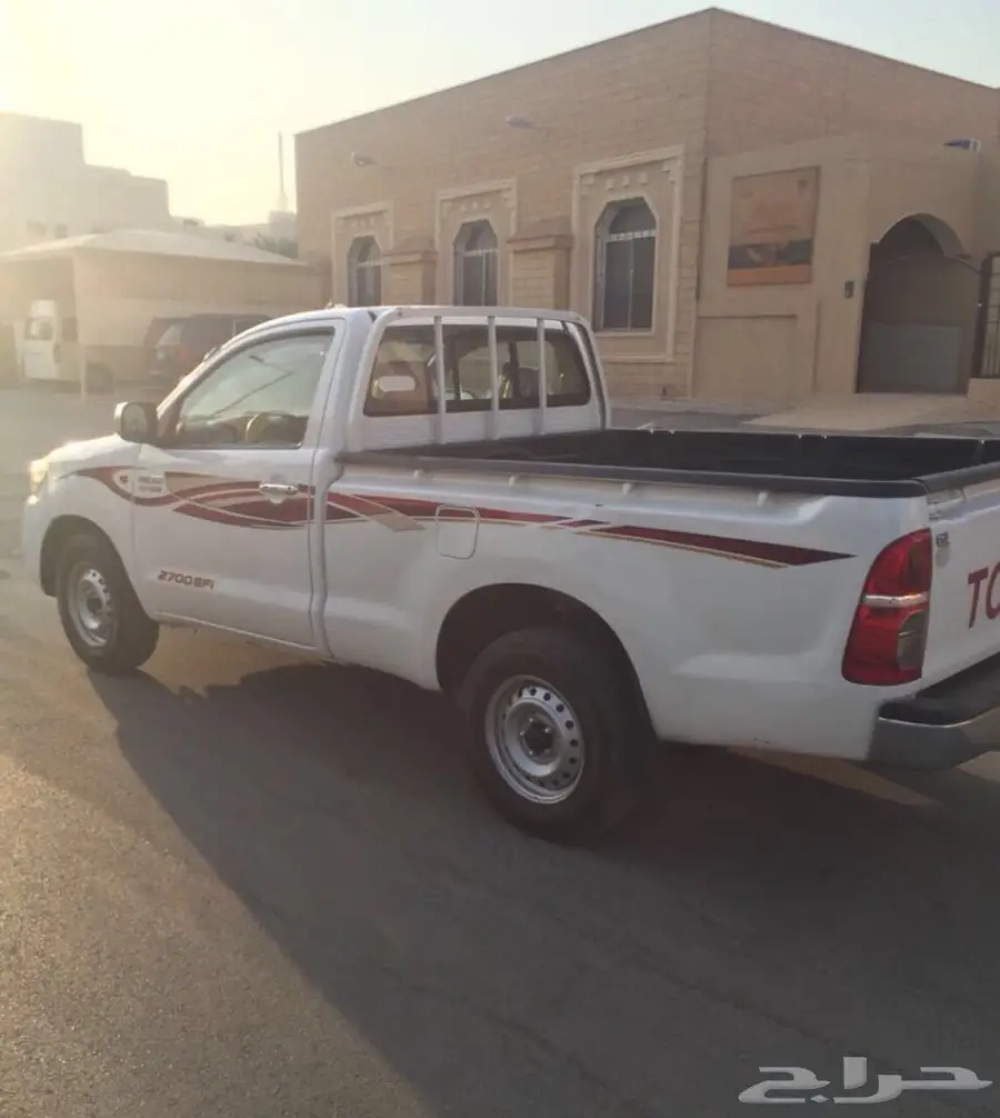 للبيع هايلوكس 2015 ماشي 20 الف