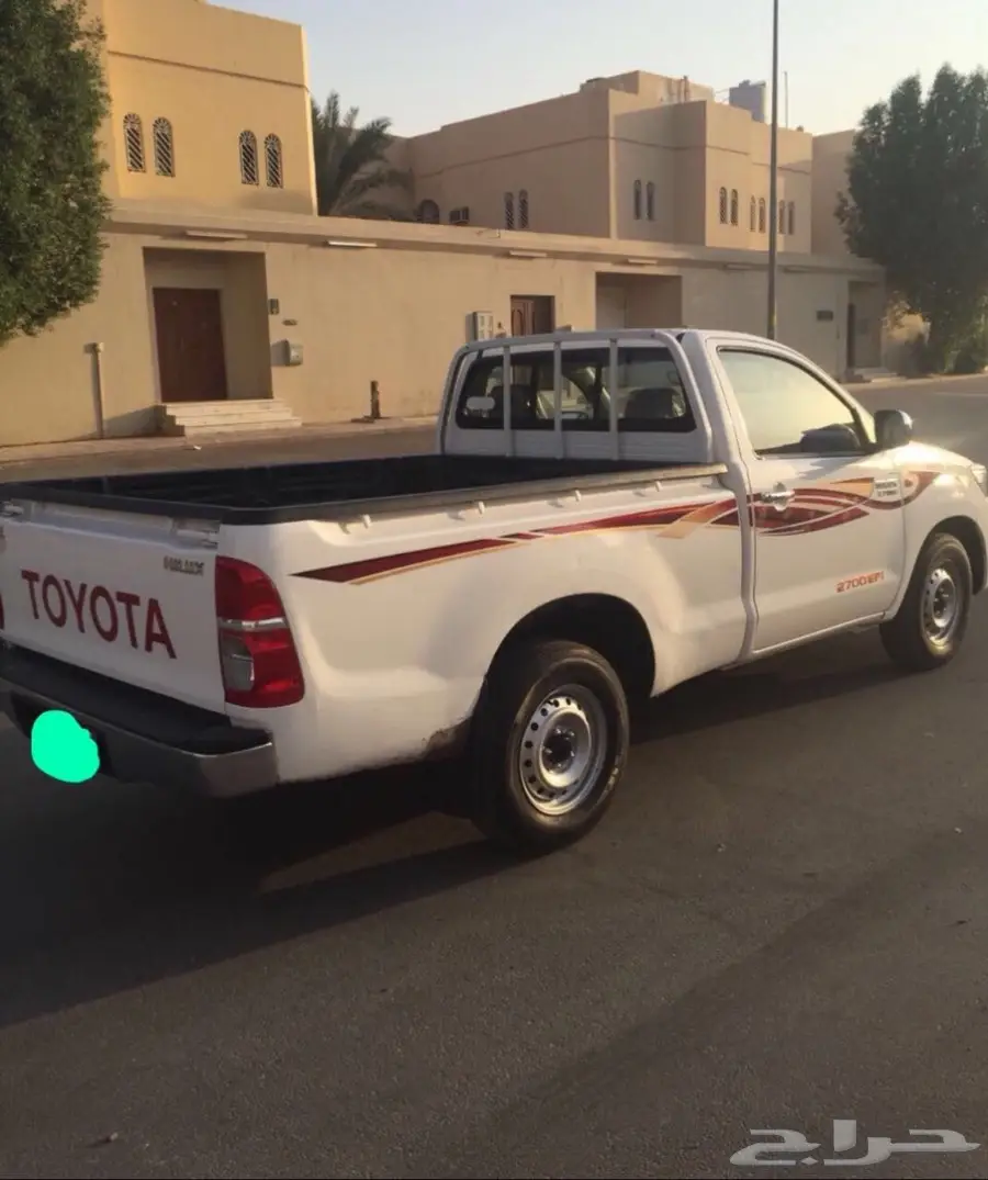 للبيع هايلوكس 2015 ماشي 20 الف (image 2)