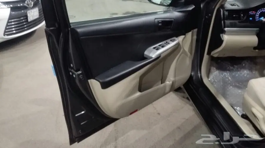 كامري 2016 - صيانة وكالة - بحالة ممتازة (image 8)