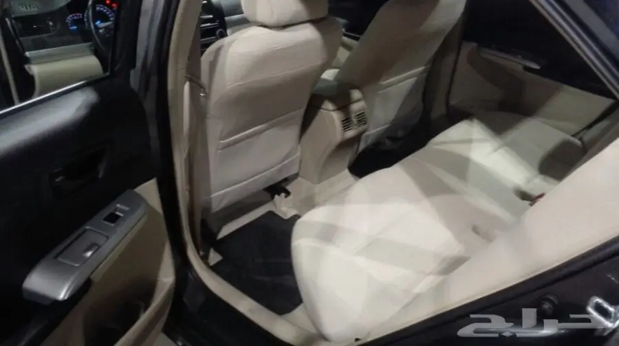 كامري 2016 - صيانة وكالة - بحالة ممتازة (image 9)