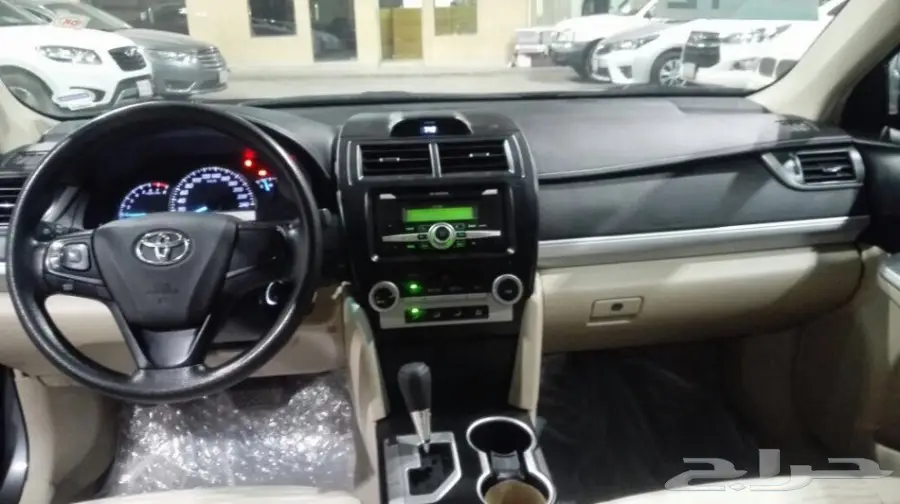 كامري 2016 - صيانة وكالة - بحالة ممتازة (image 10)