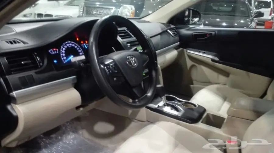 كامري 2016 - صيانة وكالة - بحالة ممتازة (image 14)