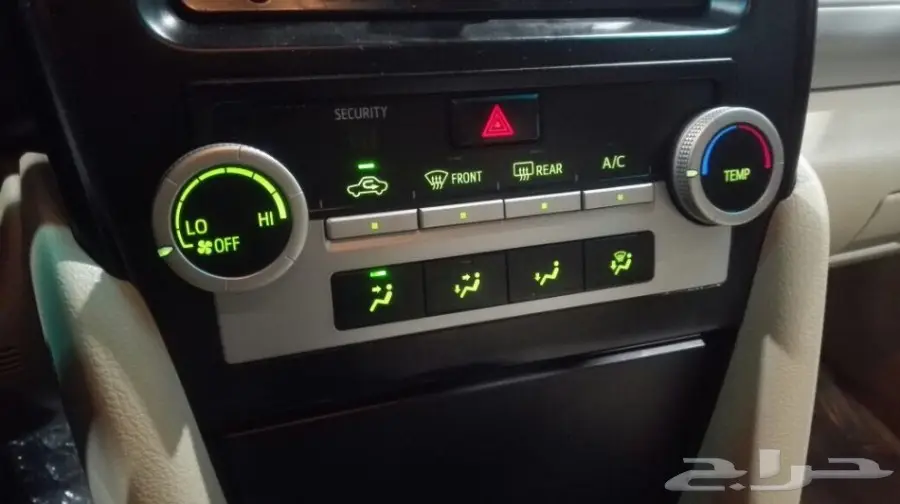 كامري 2016 - صيانة وكالة - بحالة ممتازة (image 18)