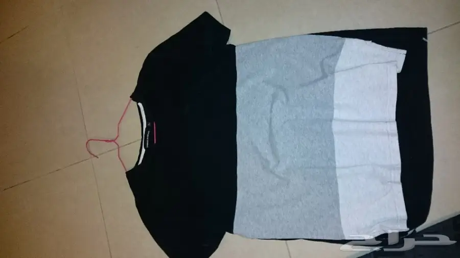 4 بلايز وبنطلون ترنق للبيع ب 100 ريال