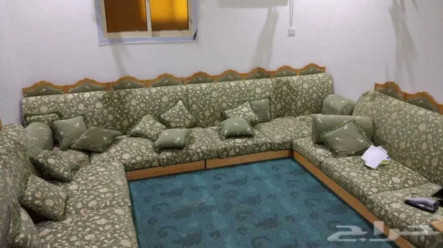 أثاث عربي أصيل: مجلس، فريزر، ومشايه للبيع!