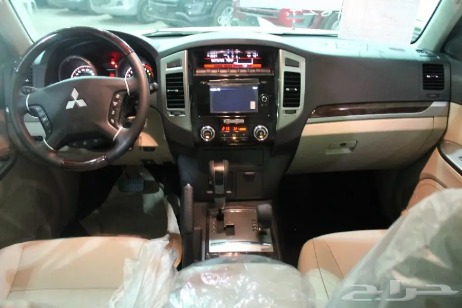 ميتسوبيشى باجيرو موديل 2017 فل كامل الحبتور (image 14)