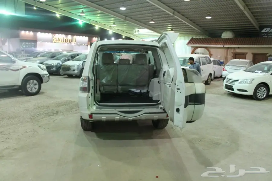 ميتسوبيشى باجيرو موديل 2017 فل كامل الحبتور (image 18)