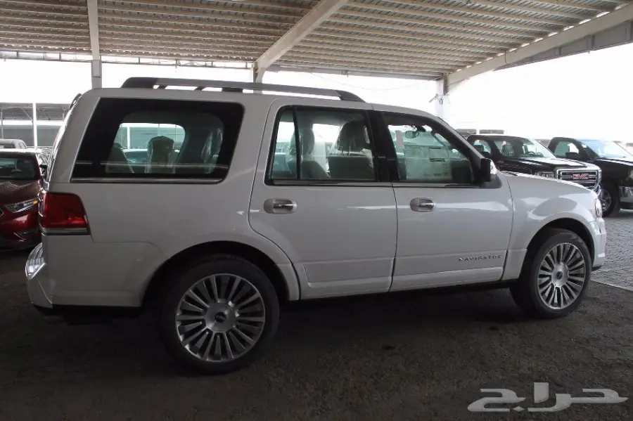 عرض مميز 155 الف لنكولن نافيجتور خليجي 2015  (image 3)