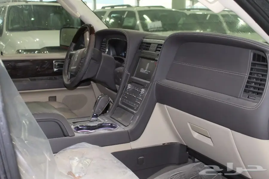 عرض مميز 155 الف لنكولن نافيجتور خليجي 2015  (image 15)