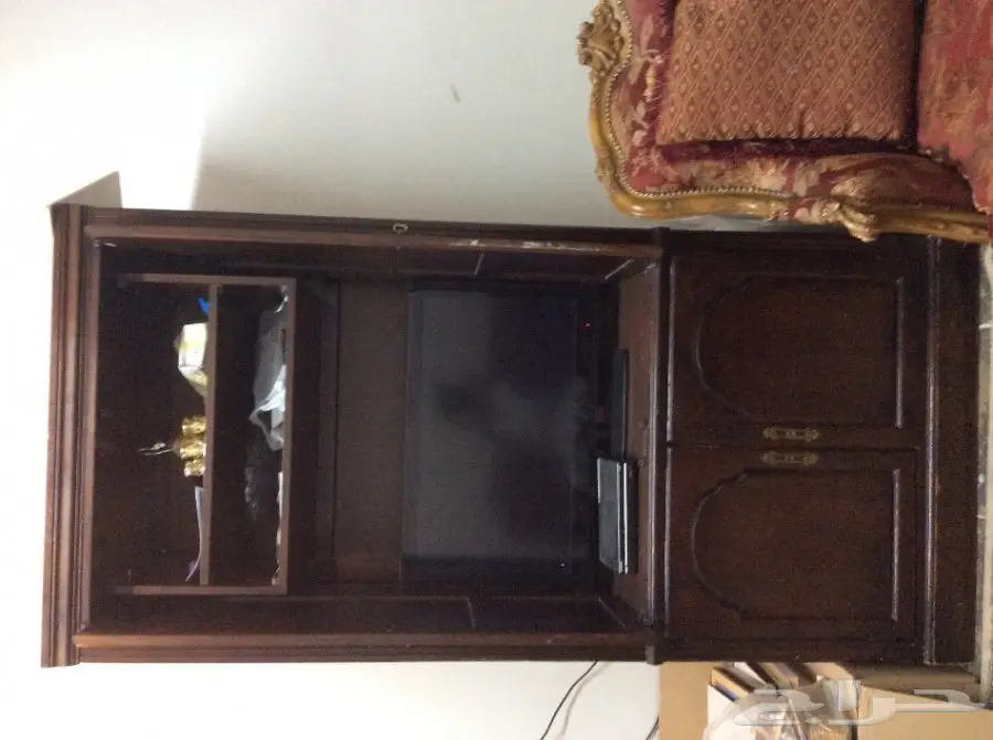 كنب أمريكي فخم 7 أشخاص ودواليب أصلية - فرصة لا تُفوّت! (image 3)