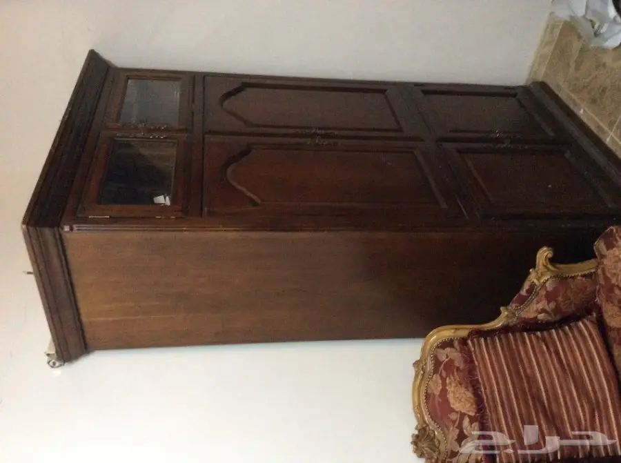 كنب أمريكي فخم 7 أشخاص ودواليب أصلية - فرصة لا تُفوّت! (image 9)